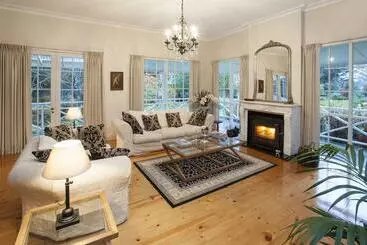 Bungalows Moulton Park Homestead