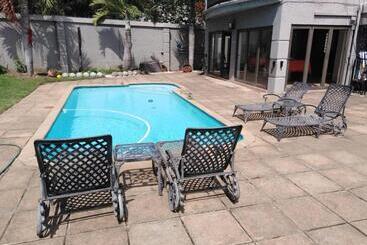 پانسیون Dunbar Mellow 2