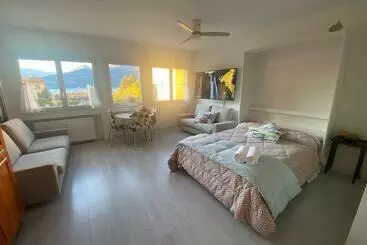 ベッドアンドブレックファースト Varenna Guest House