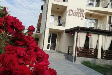 پانسیون Vila Danly