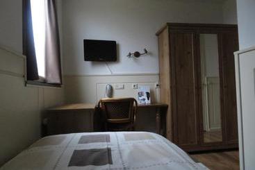 ホテル Artisanoirschot