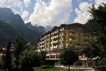 Отель Alpenresort Belvedere