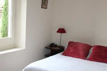 فندق Hôtel De Mirmande