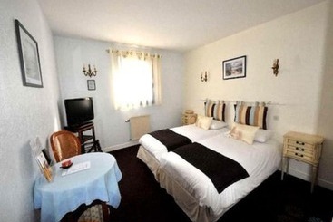 هتل La Chaumière Roz Aven