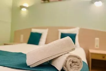 Отель Les Demoiselles