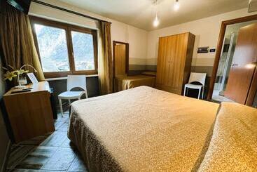 호텔 &restaurant Armanac De Toubie