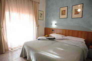 Отель Piccolo Mondo