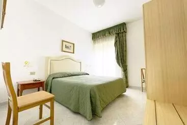 Отель Reginella