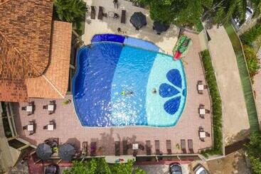 هتل Floral Inn Family