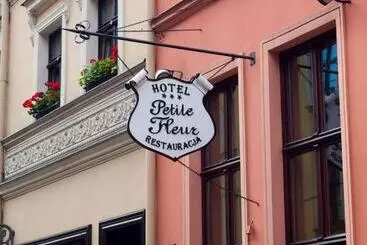 Hotel Petite Fleur Adults Only ! Air Conditioning !