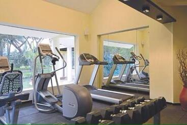 Отель U Tropicana Alibaug