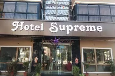 ホテル Supreme