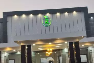 Pension  Royal Green Celebrate In Style