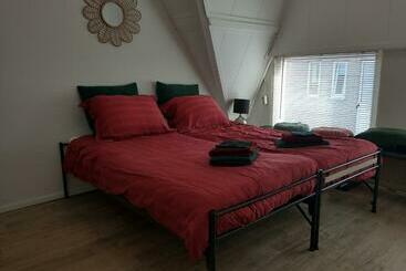 Bed and Breakfast Voorstraat Straatzicht Boven