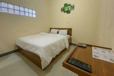 בית מלון כפרי Reddoorz @ Merauke City Center