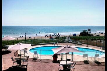 Carolina On The Beach Motel