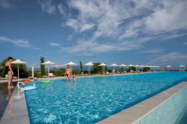 酒店 Buca Beach Resort