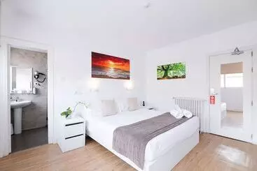 בית מלון כפרי Neomagna Madrid