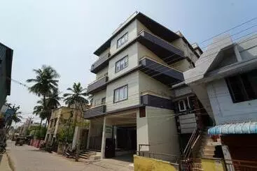 Hotel Moshis Nest
