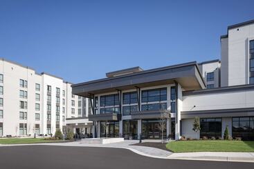 هتل Embassy Suites By Hilton Bowling Green