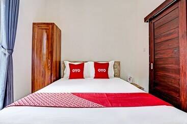 Hotel Oyo 91080 Kubu D&d Guesthouse