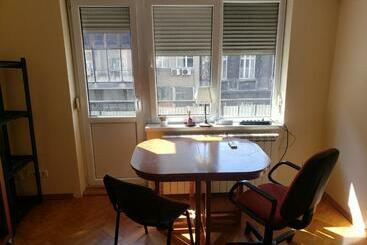 Private Cozy Room 2 With Shared Kitchen In Appartment