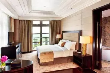 هتل Tianjin Goldin Metropolitan Polo Club