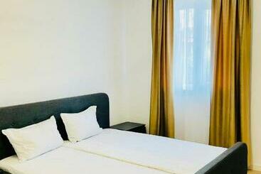 Pensão Paradox Cantacuzino