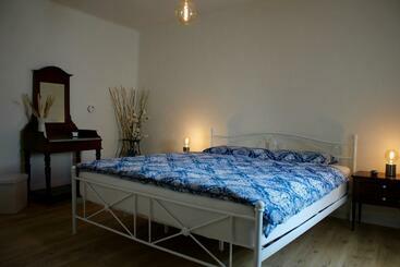 پانسیون 1912   Blue Room   Old Town