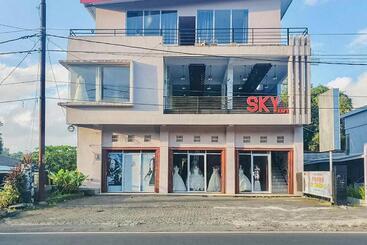 Otel Sky Residence Tomohon Mitra Reddoorz