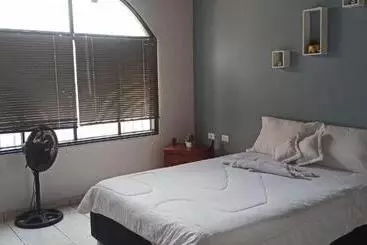 Pension  Habitaciones Y Espacios De Hogar En San Gil