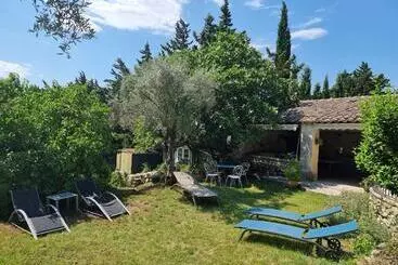 ペンション La Cassine, Gîte Des Lucioles En Provence