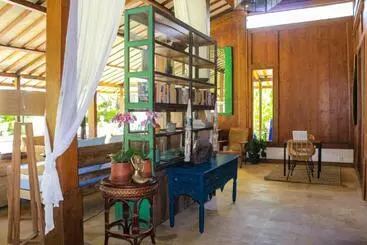 تختخواب و صبحانه Chanteak Bali   Teak House 1
