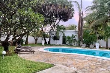 בית מלון כפרי Kenyan House Malindi