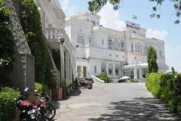 Hotel Merwara Estate  A Luxury Heritage Resort