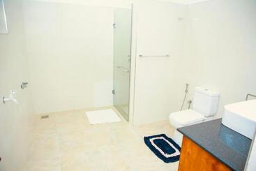 פנסיון Maha Oya Lodge