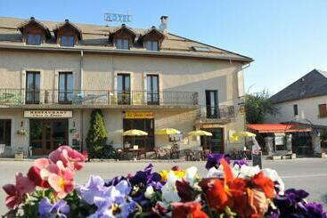 בית מלון כפרי Chez Le Poète