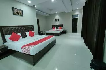 Hotel Kailash Mansarovar And Banquet Hall