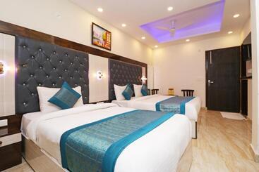 Airport Hotel Shivaka Inn