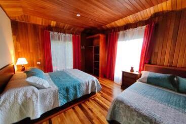 هتل Monteverde House