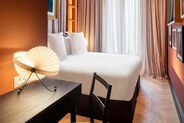 هتل One Shot Aragó