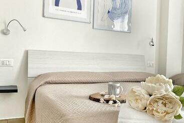 Pensjonat Domoblu Camere In Centro