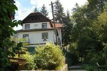 Aamiaismajoitus (B&B) Manyi Villa