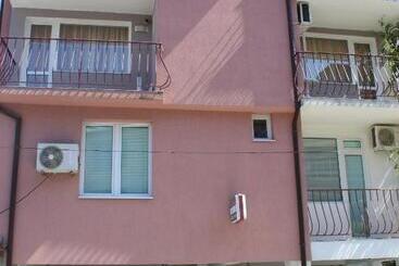 پانسیون Guest House Villa Stefi