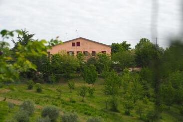 تختخواب و صبحانه Il Rifugio Dell Ape Agriturismo