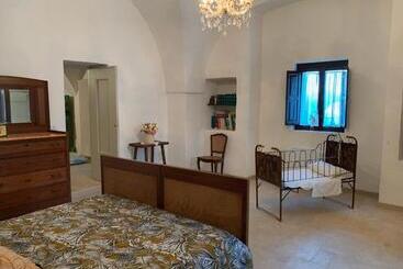 בית מלון כפרי Masseria Mangiato 1557