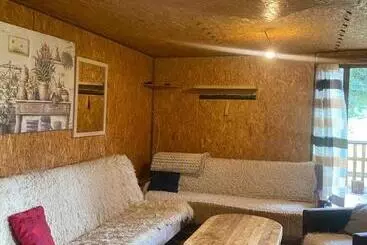 پانسیون Pinetrees Lodge