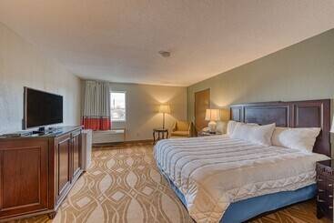 فندق American Inn And Suites Dundee