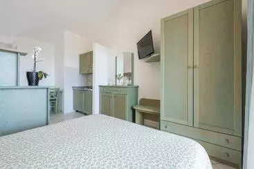 בית מלון כפרי Palm Village