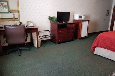 酒店 Plantation Inn & Suites Jackson